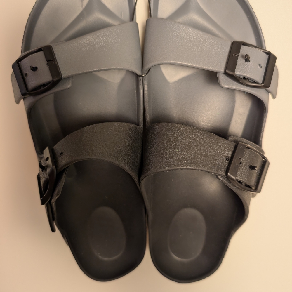 Stylish Women's Black and Gray Rubber Sandals Size 10